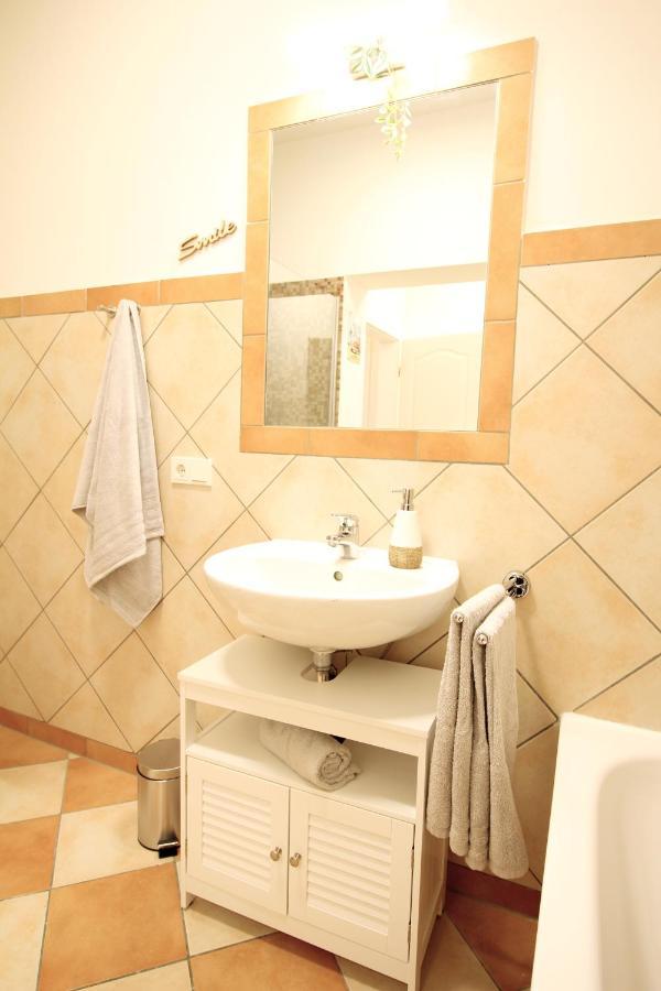 Secret Hideaways Tropical Feeling Mit 2 Schlafzimmer Nahe City L Messe L Flughafen L Hbf Duisburgo Esterno foto